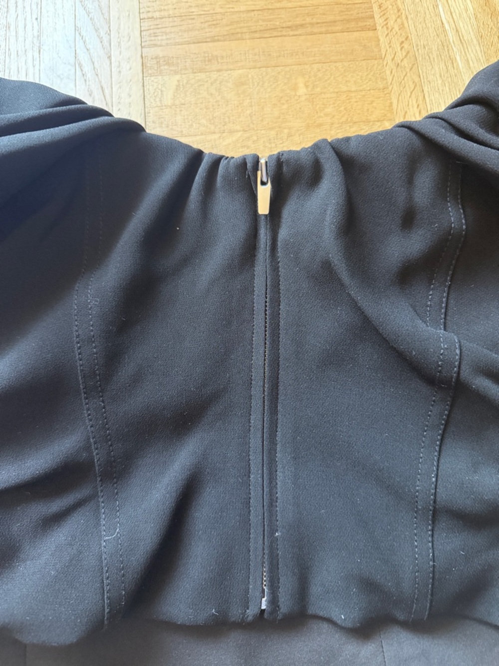 ALC Nora Sz 2 Black Puff-Sleeve Women's Top - Picture 7 of 12